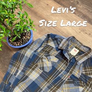 Levi’s Flannel Long-Sleeve Size Large 🏕 🌲 🐻